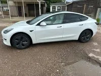 Używany Tesla Model 3 Standard Range 239 kW (325 KM) 2019 Biały Sedan/Limuzyna