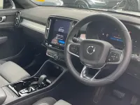 Used Volvo XC40 Plus 161 HP (118 kW) 2023 Gold SUV