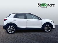Used Kia Stonic 118 HP (86 kW) 2022 White SUV