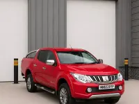 Used Mitsubishi L200 181 HP (133 kW) 2016 Red Pickup