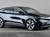 Begagnad Renault Megane E-Tech Techno 159 kW (217 HK) 2024 Svart Halvkombi