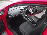 Used Vauxhall Astra Sport 138 HP (101 kW) 2014 Red Hatchback