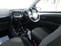 Used Peugeot 108 Collection 71 HP (52 kW) 2021 White Hatchback