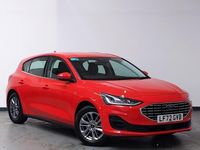 Begagnad Ford Focus Titanium 155 HK (114 kW) 2023 Röd Halvkombi