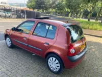 Used Renault Clio Expression 98 HP (72 kW) 2005 Red Hatchback
