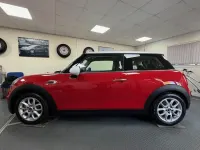 Używany Mini Cooper Hatch 2018 Czerwony Hatchback