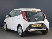 Used Toyota Aygo X-play 72 HP (52 kW) 2019 White Hatchback