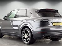 Begagnad Porsche Cayenne 462 HK (339 kW) 2021 Grå SUV