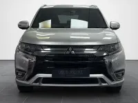 Używany Mitsubishi Outlander P-HEV 2019 Srebrny SUV