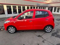 Usado Hyundai i10 Classic 85 HP (62 kW) 2012 Vermelho Citadino
