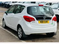 Used Vauxhall Meriva 128 HP (94 kW) 2011 White MPV