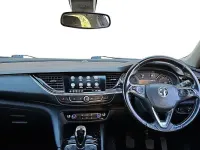 Used Vauxhall Insignia 110 HP (80 kW) 2018 Red Estate