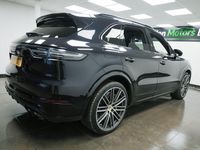 Used Porsche Cayenne Turbo 550 HP (404 kW) 2019 Black SUV