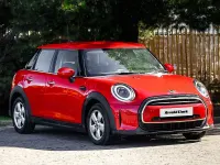 Używany Mini ONE Classic 101 KM (74 kW) 2022 Czerwony Hatchback