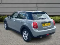 Begagnad Mini Cooper Classic 134 HK (98 kW) 2021 Grå Halvkombi