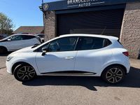 Used Renault Clio IV Dynamique 90 HP (66 kW) 2013 White Hatchback