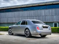 Used Rolls Royce Phantom 571 HP (419 kW) 2025 Silver Sedan