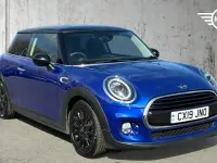 Used Mini Cooper Classic 134 HP (98 kW) 2019 Blue Hatchback