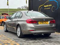 Begagnad BMW 320 Efficient Dynamics 2018 Silver Sedan