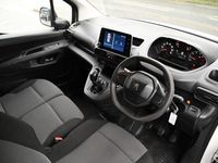 Used Peugeot Partner 100 HP (73 kW) 2020 White MPV