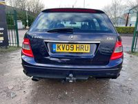 Begagnad Mercedes C220 2009 Blå Kombi