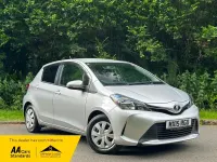 Used Toyota Yaris Multidrive S 99 HP (72 kW) 2015 Silver Hatchback