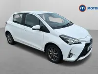 Used Toyota Yaris 111 HP (81 kW) 2019 White Hatchback