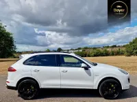 Used Porsche Cayenne S E-Hybrid Platinum Edition 410 HP (301 kW) 2017 White SUV