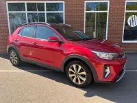 Begagnad Kia Stonic 2023 Röd SUV