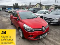 Used Renault Clio Iconic 90 HP (66 kW) 2018 Red Hatchback