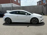 Used Vauxhall Astra GTC 280 HP (205 kW) 2015 White Hatchback
