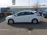 Used Hyundai i30 100 HP (73 kW) 2016 White Hatchback