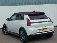 Used Renault R5 Komfort 110 kW (150 HP) 2025 White Hatchback