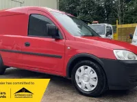 Used Vauxhall Combo 75 HP (55 kW) 2010 Red MPV