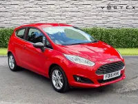Used Ford Fiesta Zetec 82 HP (60 kW) 2015 Red Hatchback
