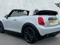 Usado Mini Cooper 134 HP (98 kW) 2016 Prateado Citadino