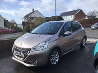 Used Peugeot 208 Active 68 HP (50 kW) 2014 Pink Hatchback