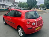 Used Renault Clio Dynamique 2005 Red Hatchback