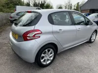 Used Peugeot 208 Active 70 HP (51 kW) 2013 Silver Hatchback