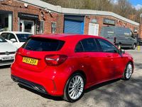 Begagnad Mercedes A200 AMG Line Premium 2017 Röd Halvkombi