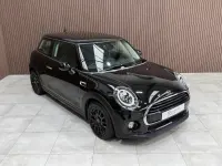 Begagnad Mini Cooper Hatch 2018 Svart Halvkombi