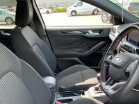 Used Ford Focus ST-Line 120 HP (88 kW) 2020 Frozen white Estate