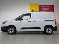 Used Vauxhall Combo 100 HP (73 kW) 2022 White MPV