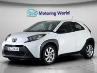 Used Toyota Aygo X PURE 72 HP (52 kW) 2022 White SUV