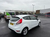 Usado Ford Fiesta Zetec 2016 Branco Citadino
