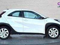 Used Toyota Aygo X PURE 72 HP (52 kW) 2022 White SUV