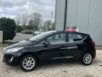 Usado Ford Fiesta Zetec 70 CV (51 kW) 2018 Negro Utilitario