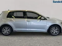 Used VW Golf VII SE 110 HP (80 kW) 2018 Hatchback