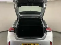 Usado Vauxhall Corsa Design Edition 74 HP (54 kW) 2023 Cinzento Citadino