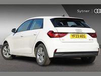 Używany Audi A1 Design 94 KM (69 kW) 2023 Biały SUV
